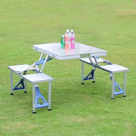 Table pliable pour 4 personnes